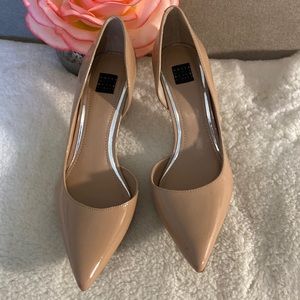 WHITE HOUSE BLACK MARKET beautiful heeled shoes for women size 7.5 beige color